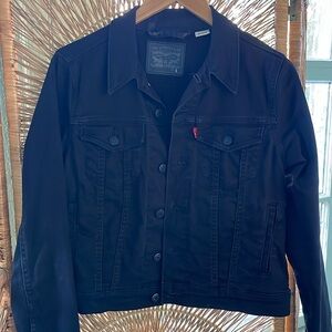 Levi’s Women’s Boyfriend Trucker Jacket Small